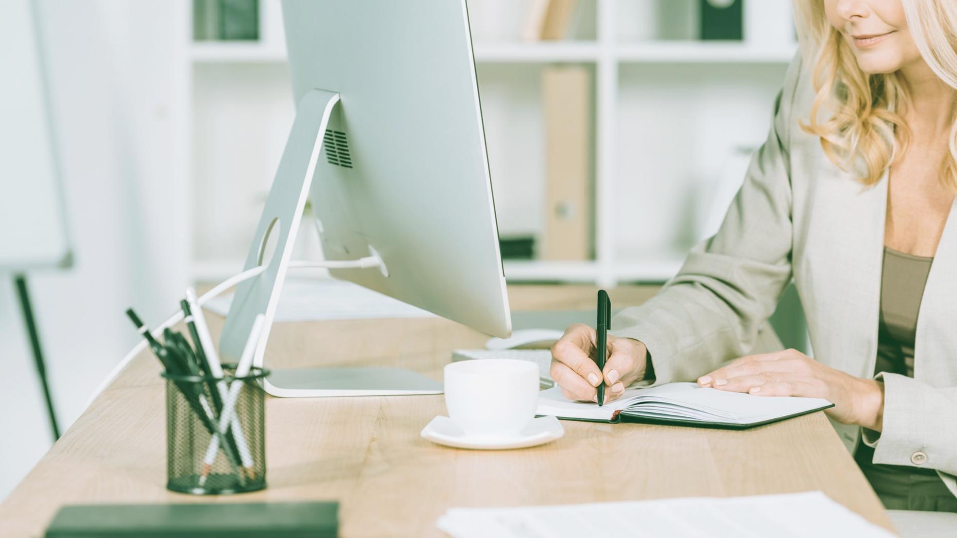 Analytische Auswertung von Finanzdaten auf dem Bildschirm